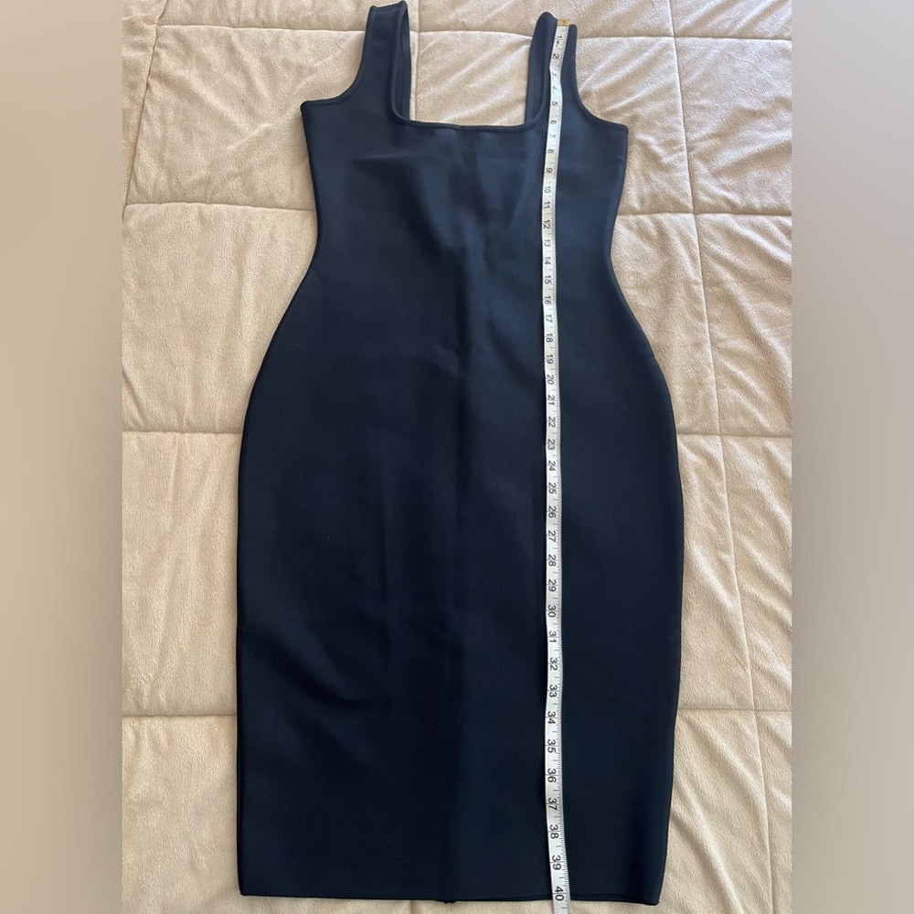 NWOT Sleeveless Deep V Back Bodycon Dress! - Picture 6 of 9